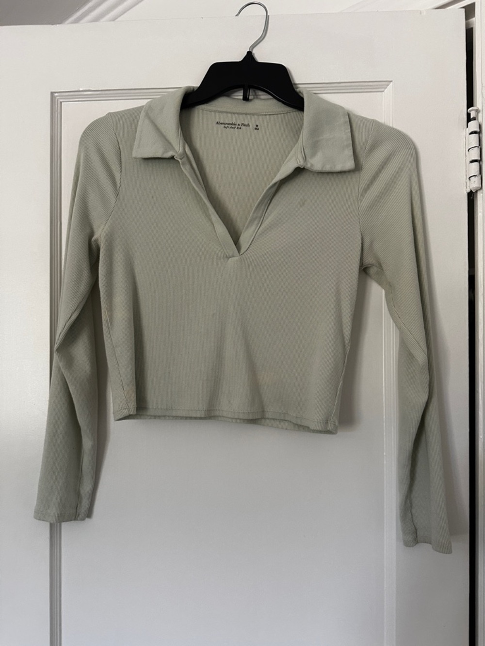 Abercrombie & Fitch Soft Ribbed Long Sleeve Crop Top (Size M)